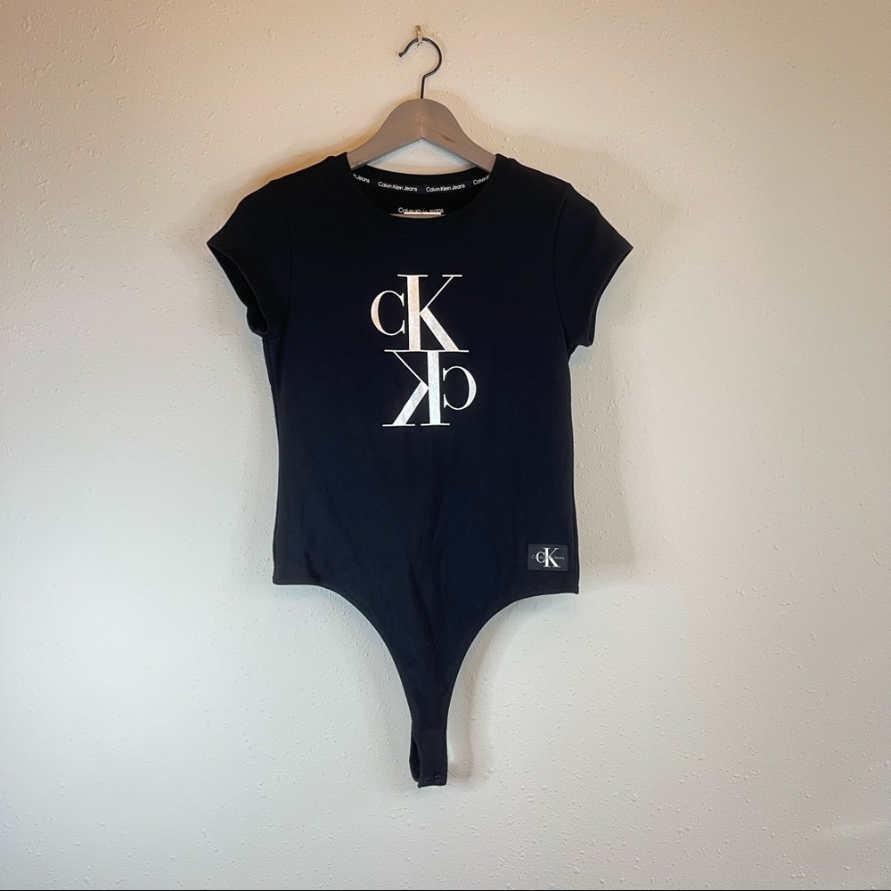 Calvin Klein Jeans Monogram Logo Tee Bodysuit Black Silver Size Medium NWT